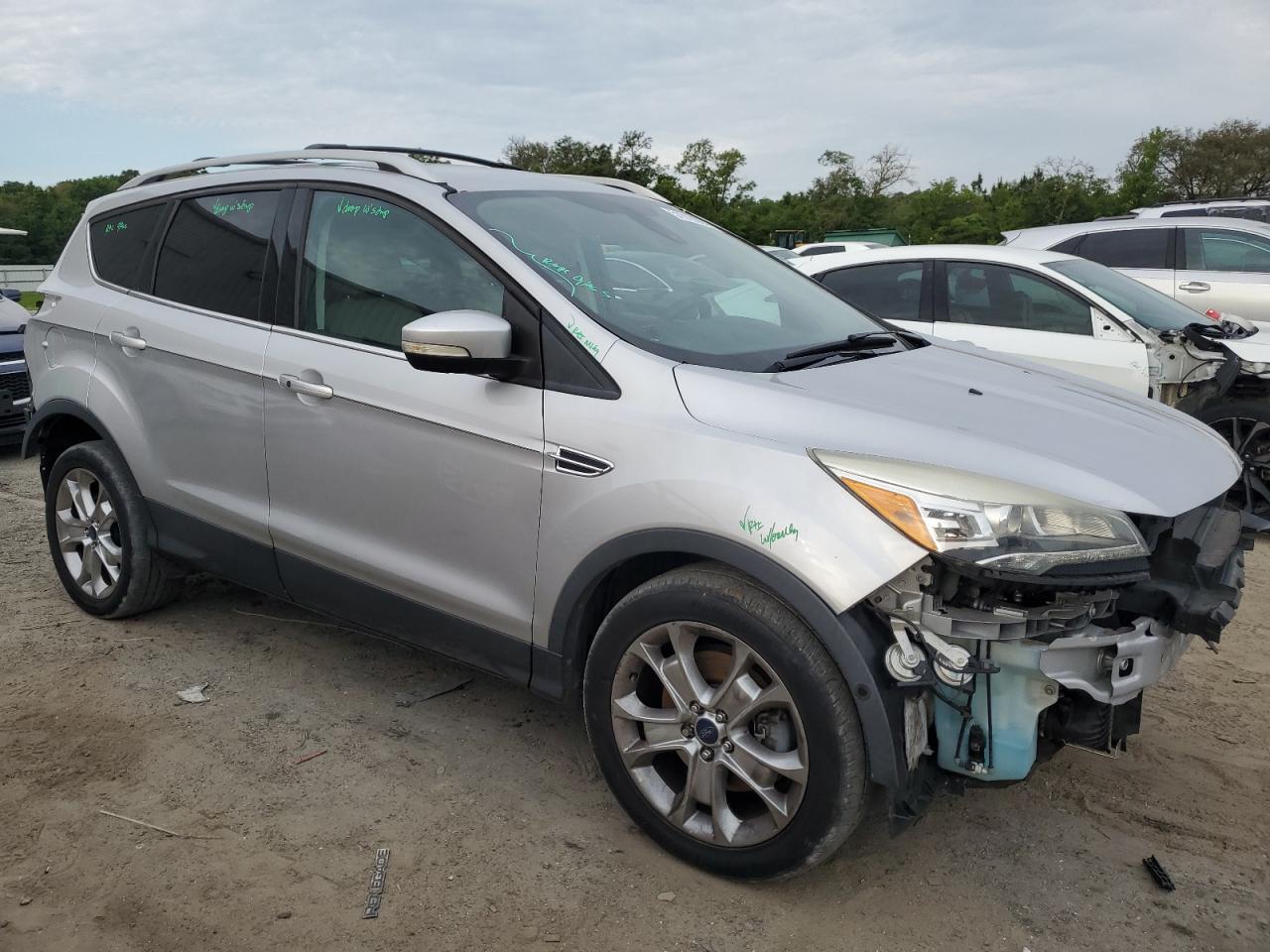 1FMCU0J92EUB76588 2014 Ford Escape Titanium