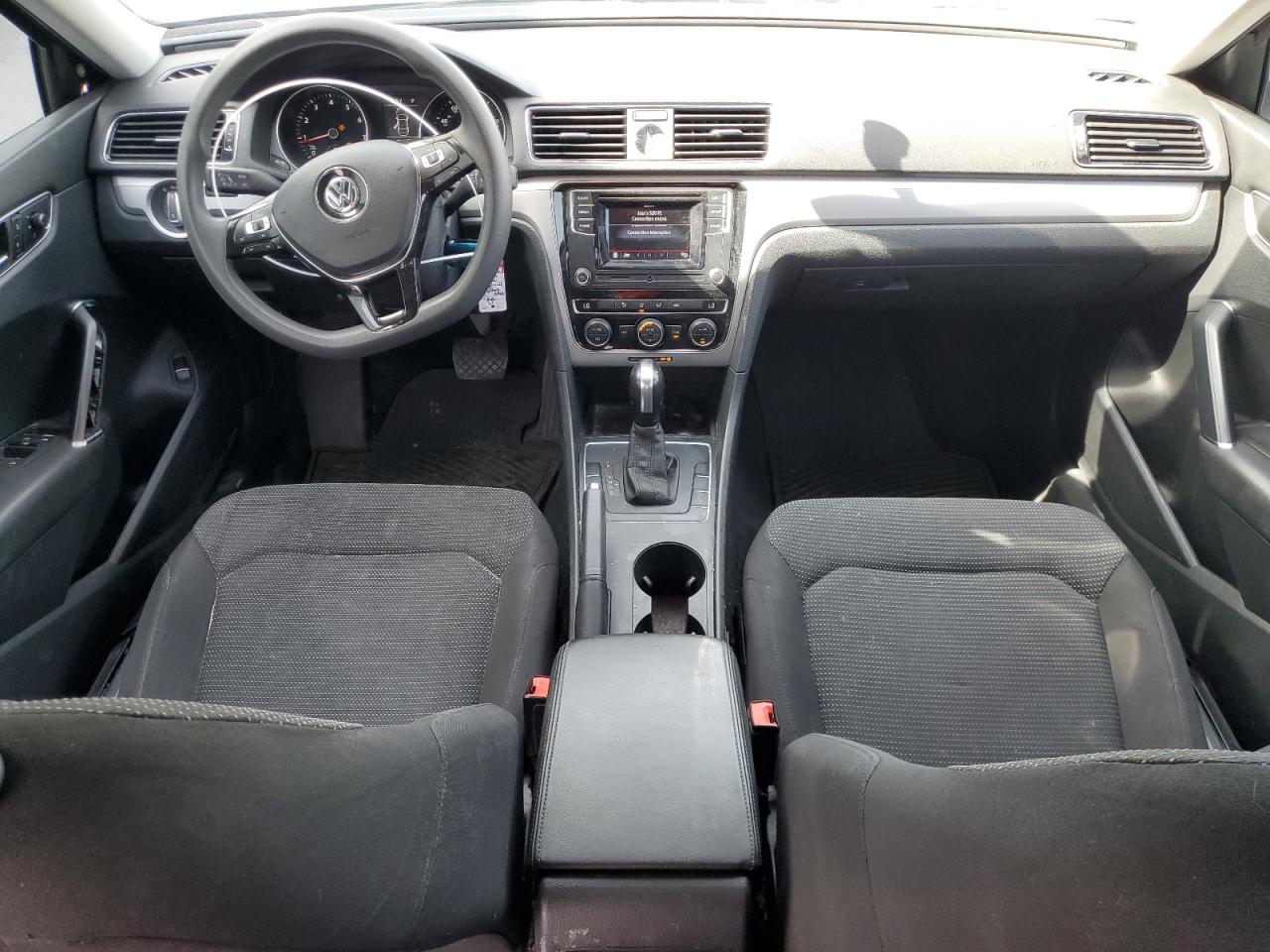 1VWAT7A35HC084501 2017 Volkswagen Passat S