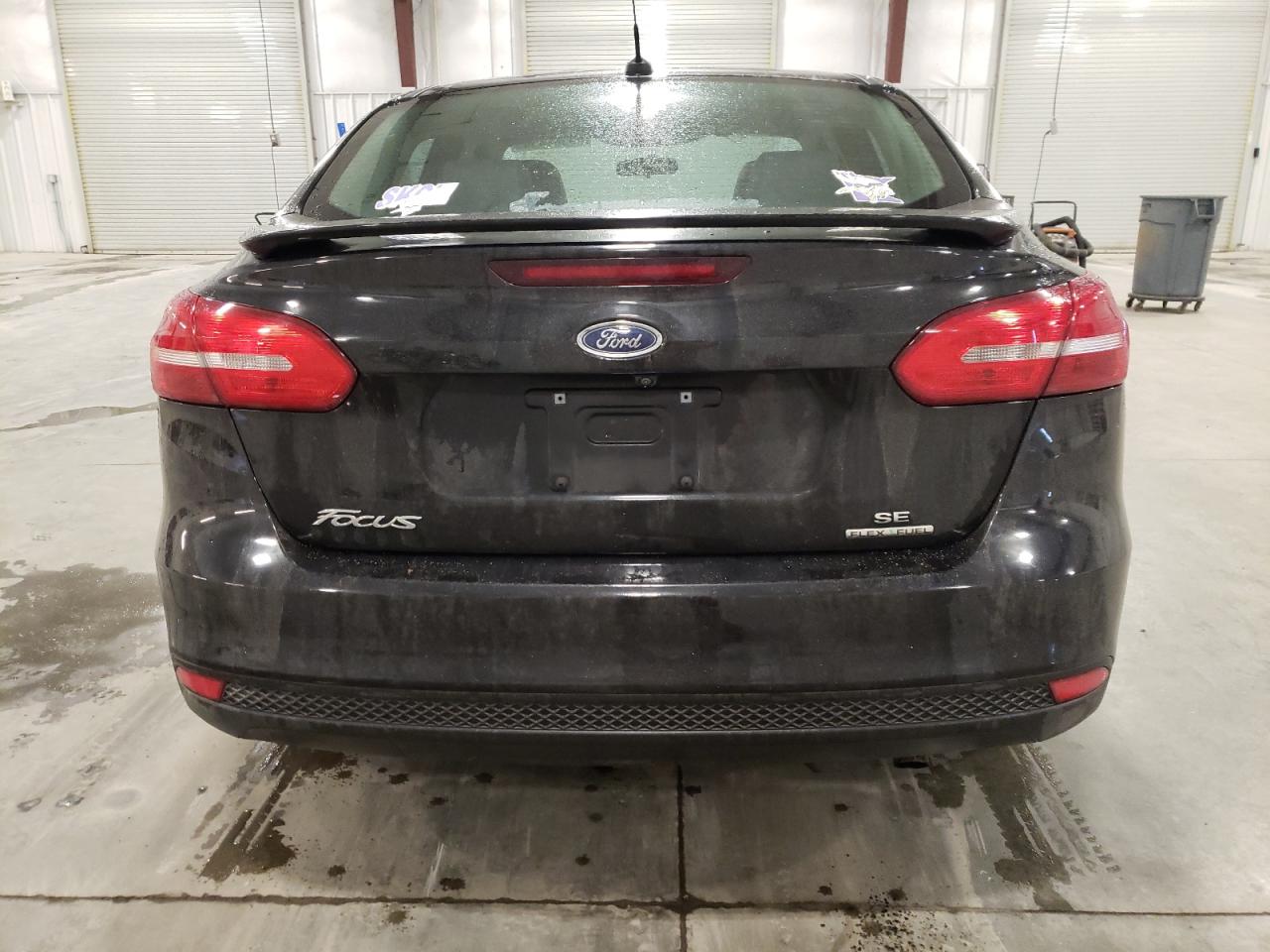 2015 Ford Focus Se vin: 1FADP3F26FL385522