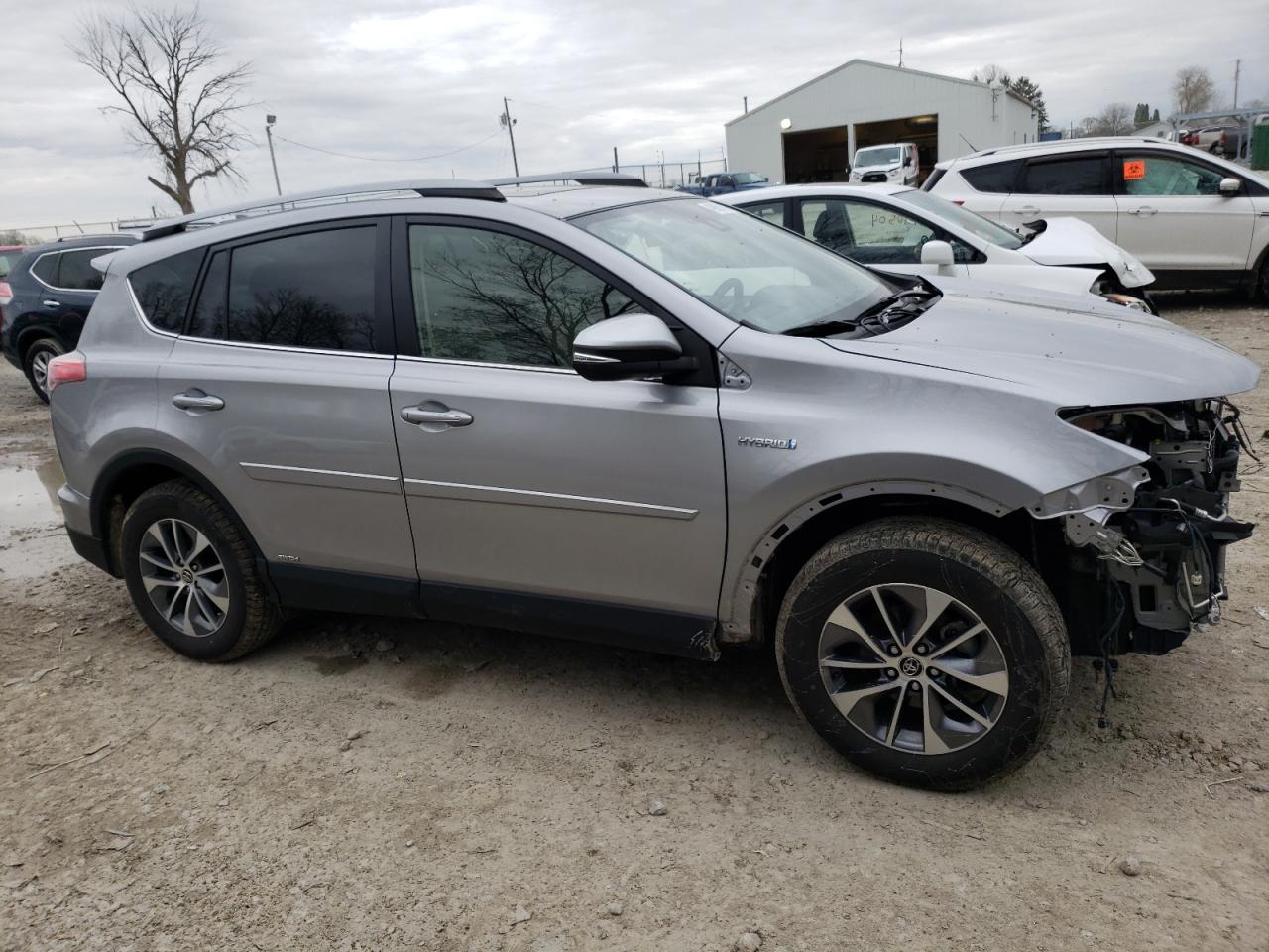 JTMRJREVXHD108966 2017 Toyota Rav4 Hv Le