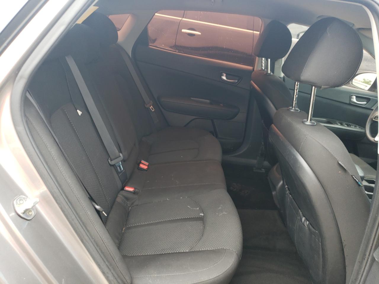 5XXGT4L32JG227290 2018 Kia Optima Lx