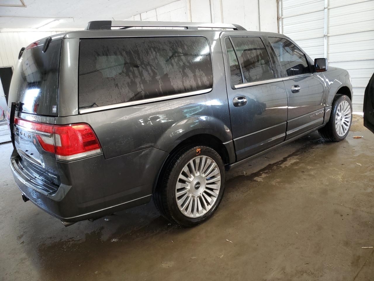 5LMJJ3JT7GEL03696 2016 Lincoln Navigator L Select