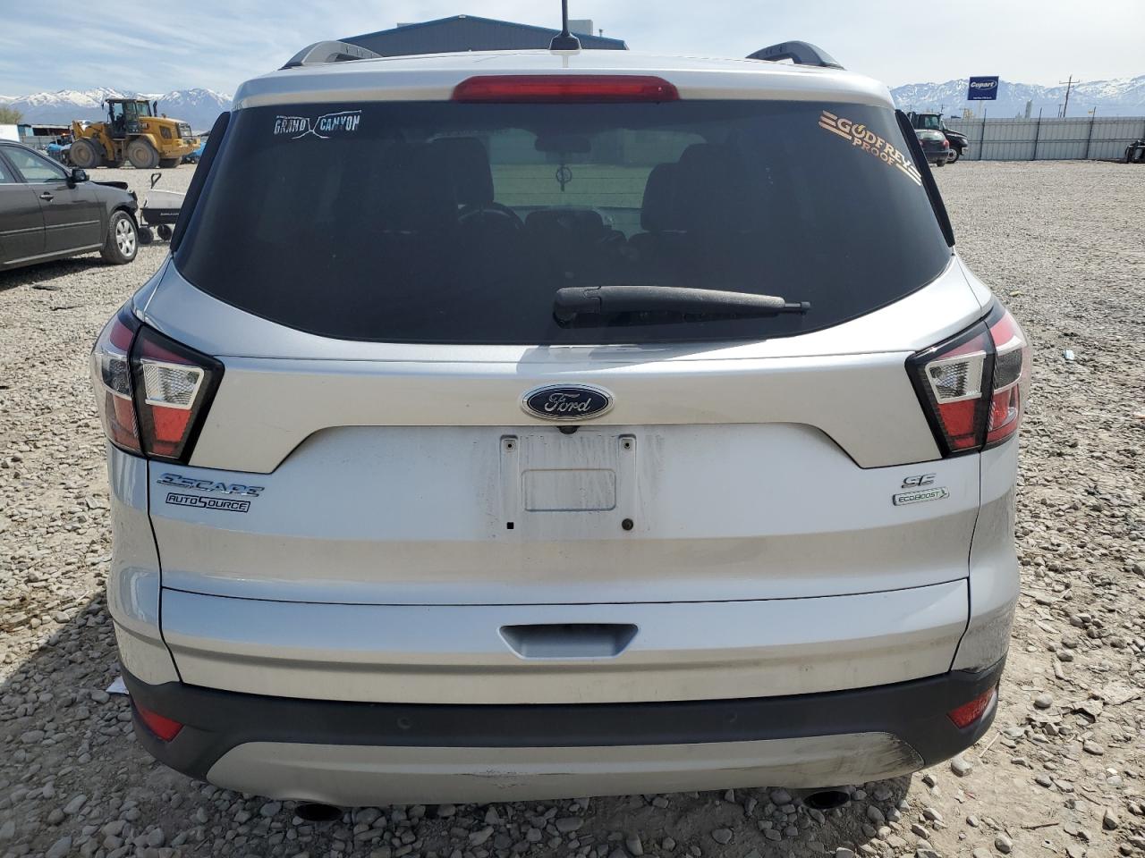 1FMCU0G99HUC96285 2017 Ford Escape Se