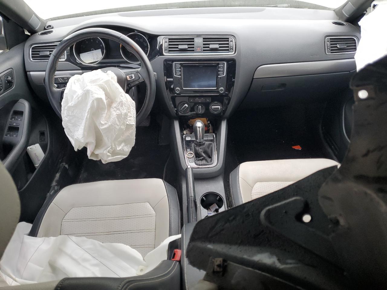 3VWD17AJ1GM250205 2016 Volkswagen Jetta Sport