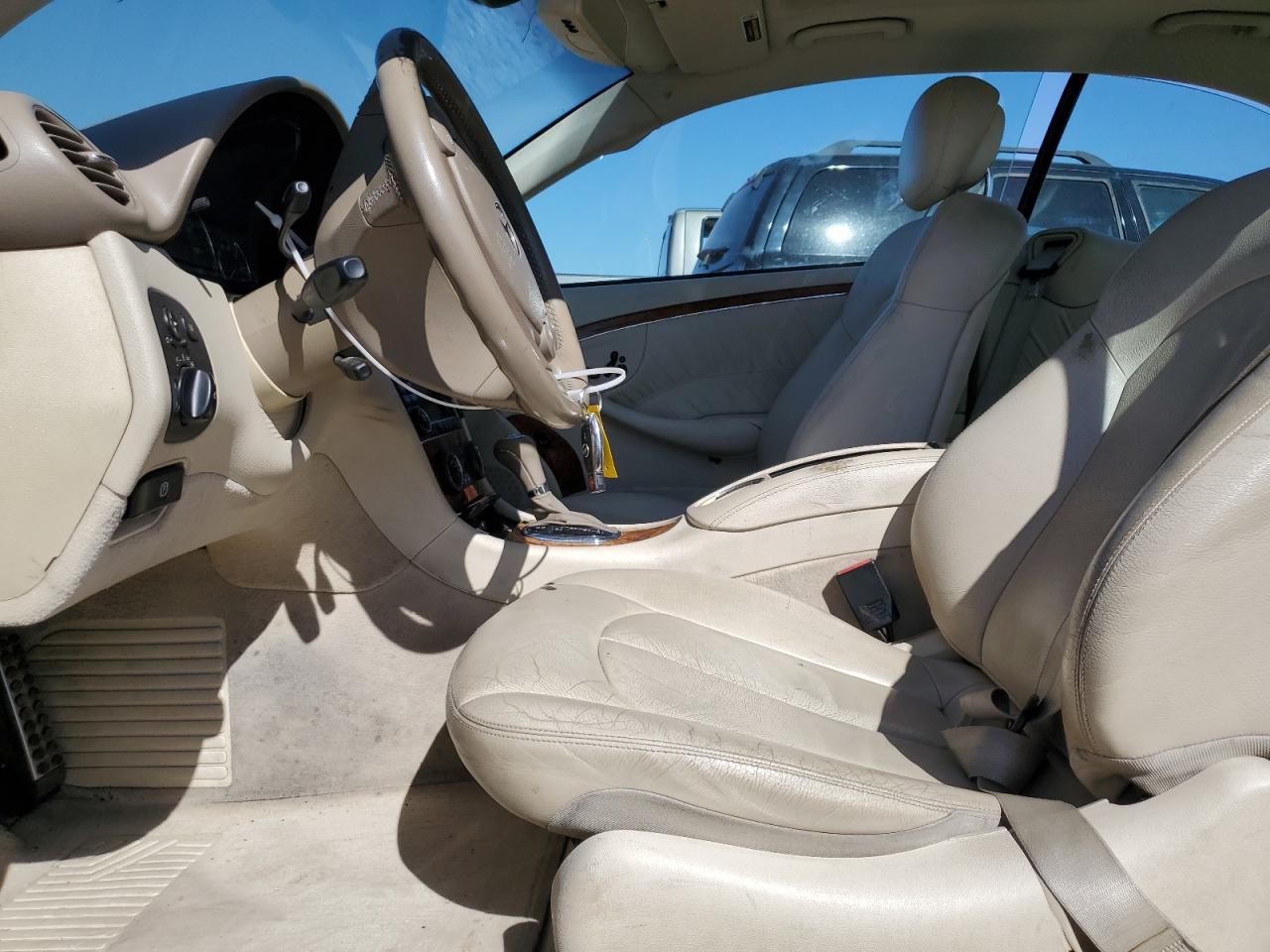 WDBTJ56H27F209640 2007 Mercedes-Benz Clk 350