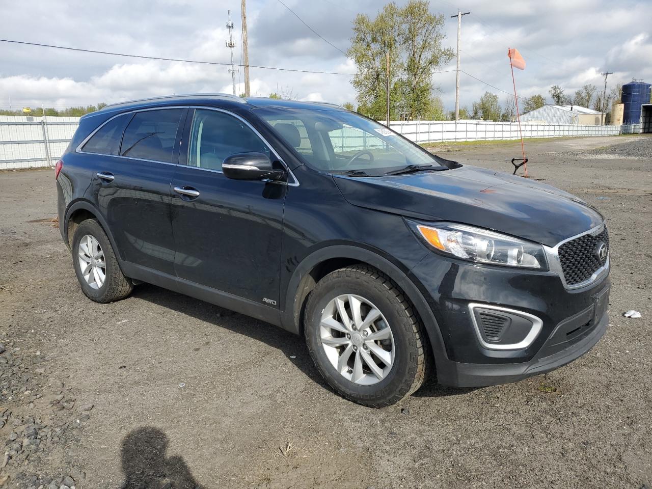 5XYPGDA32HG282514 2017 Kia Sorento Lx