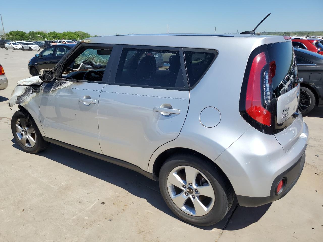 KNDJN2A23J7600893 2018 Kia Soul