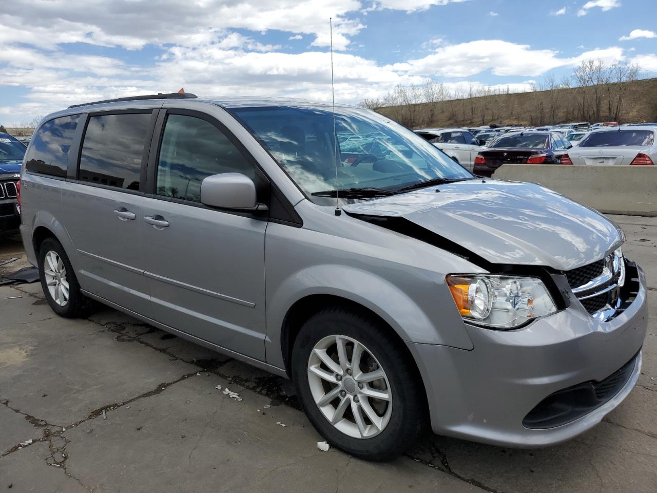 2C4RDGCG2GR318053 2016 Dodge Grand Caravan Sxt