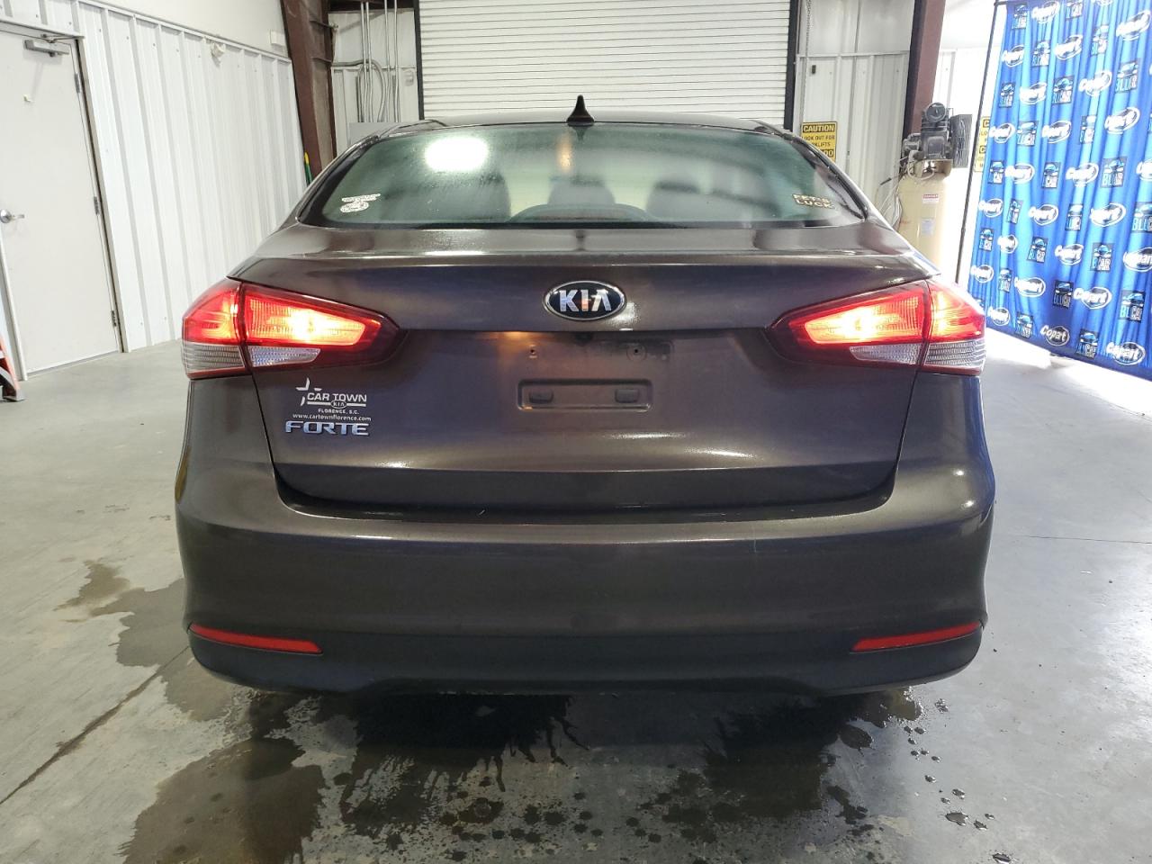 3KPFL4A77HE131658 2017 Kia Forte Lx