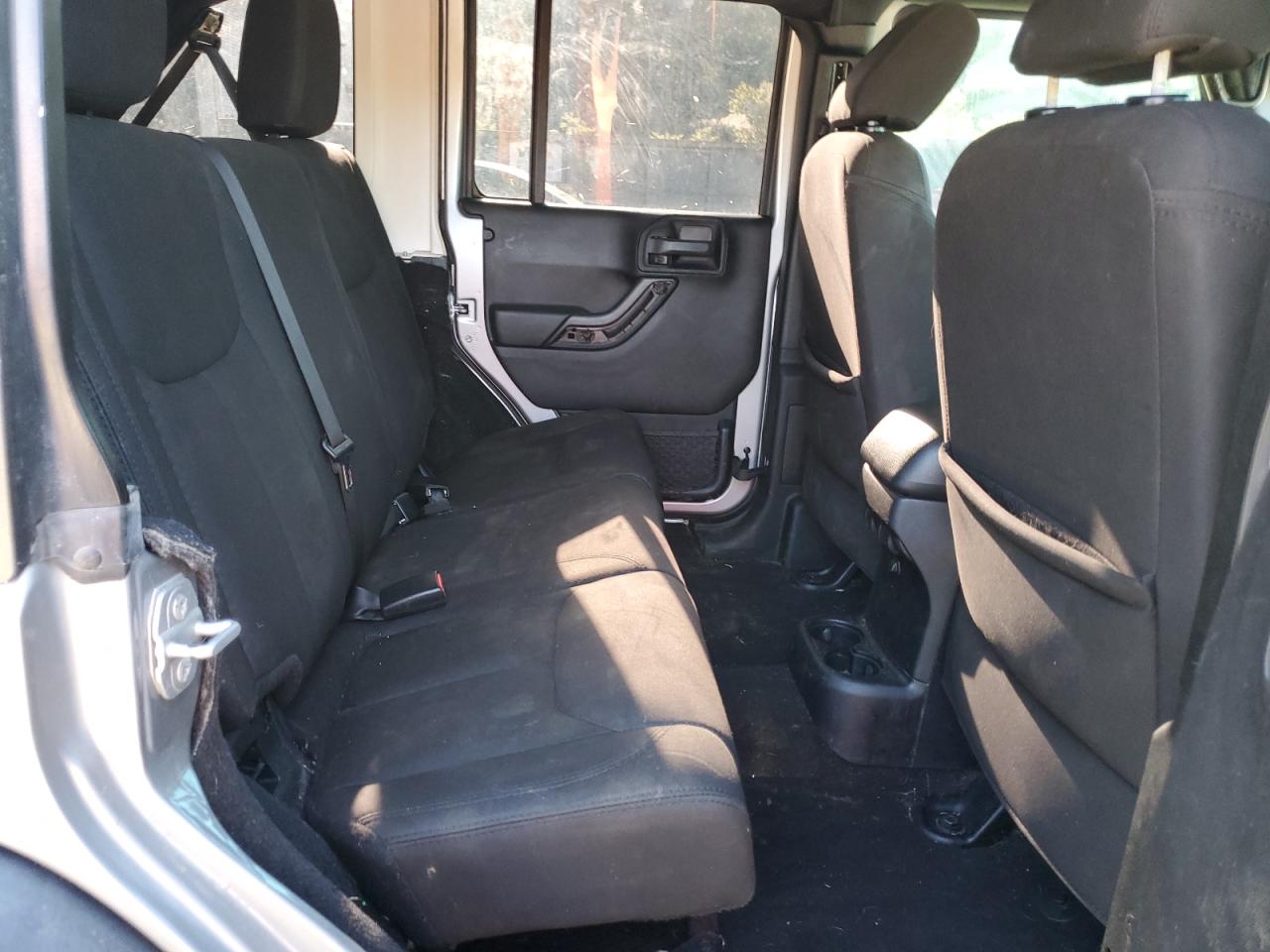 1C4BJWDG6FL571399 2015 Jeep Wrangler Unlimited Sport