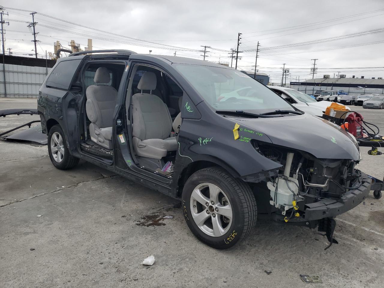 5TDKZ3DCXKS989137 2019 Toyota Sienna Le