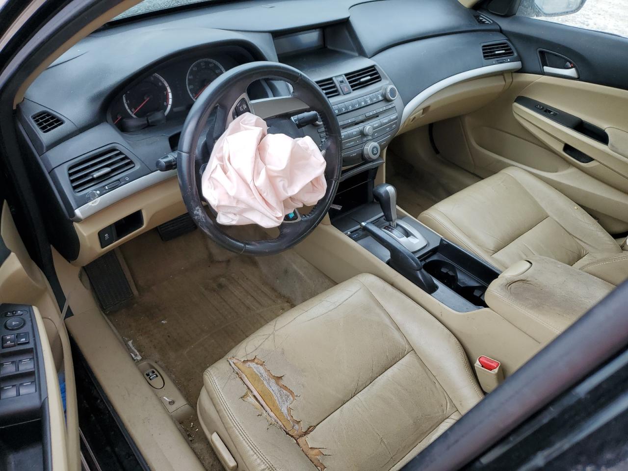 1HGCP2F64BA154774 2011 Honda Accord Se