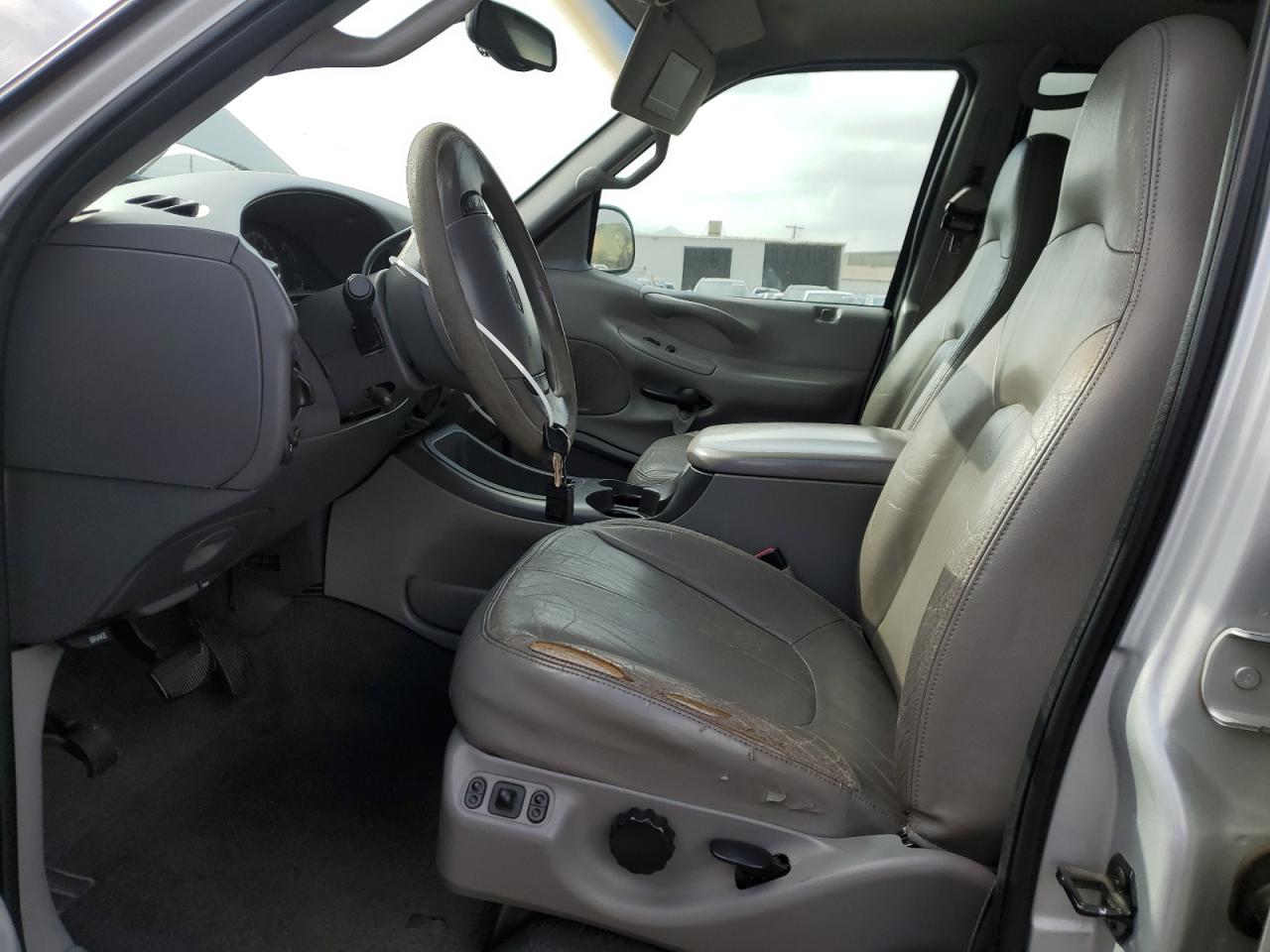 1FMRU15L0YLC45245 2000 Ford Expedition Xlt