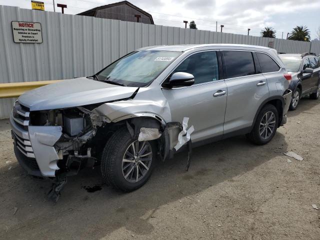 VIN 5TDJZRFH4KS618742 2019 Toyota Highlander, SE no.1