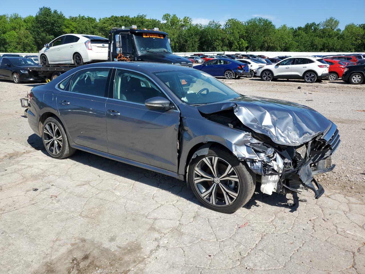 Lot #2928576835 2021 VOLKSWAGEN PASSAT SE