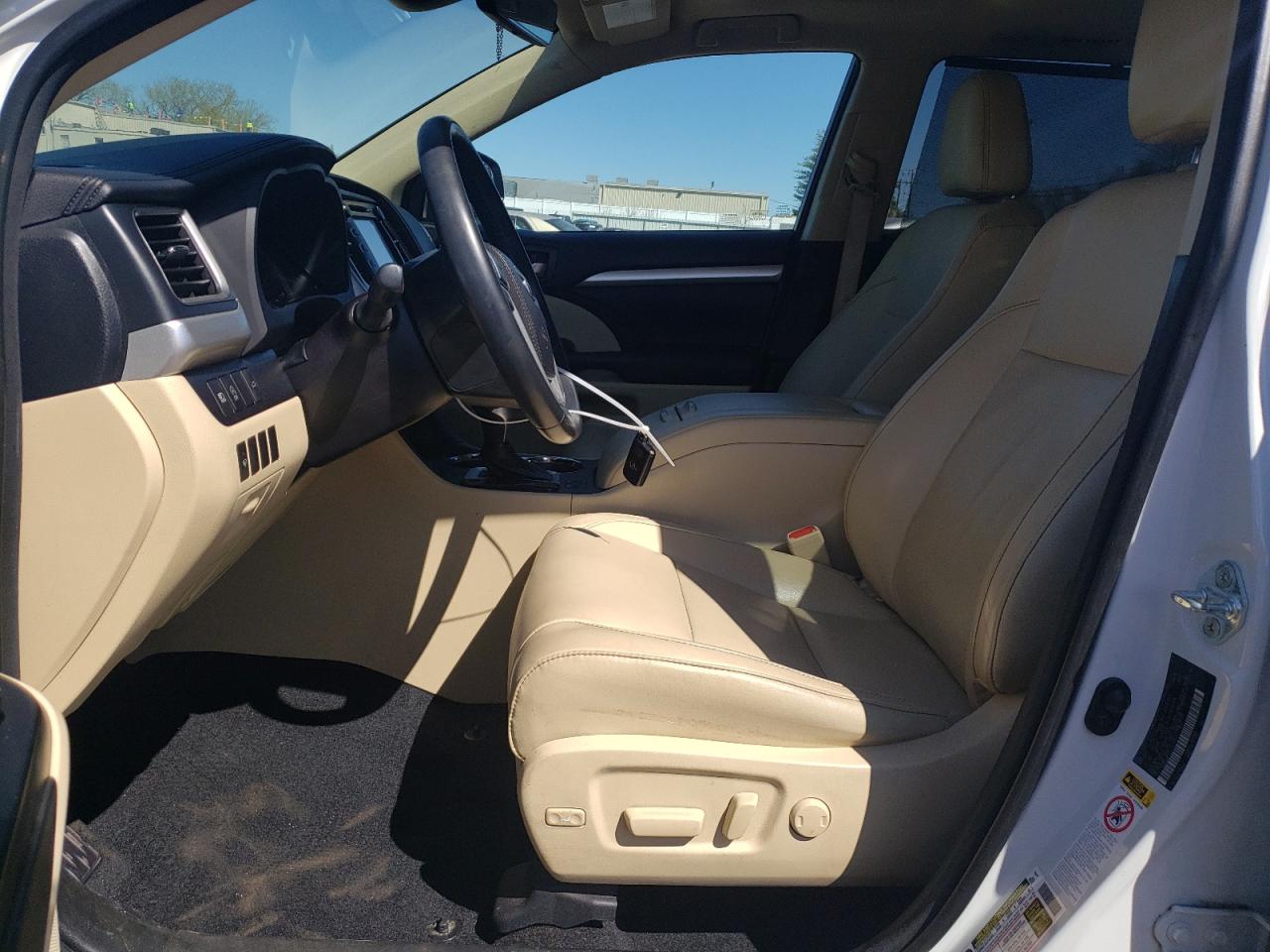 5TDJZRFHXJS524833 2018 Toyota Highlander Se