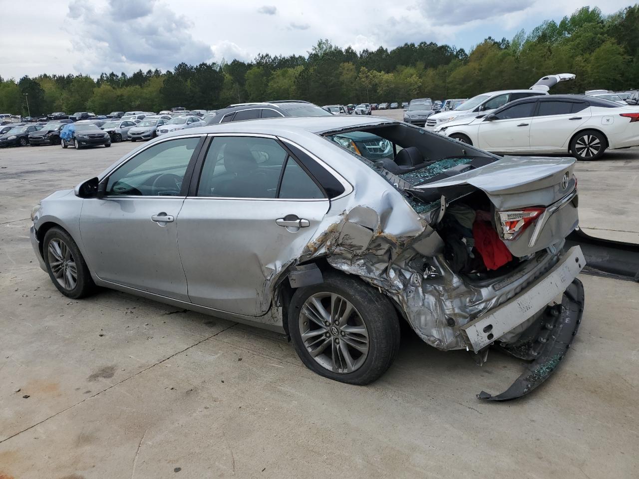 2016 Toyota Camry Le vin: 4T1BF1FK1GU247581