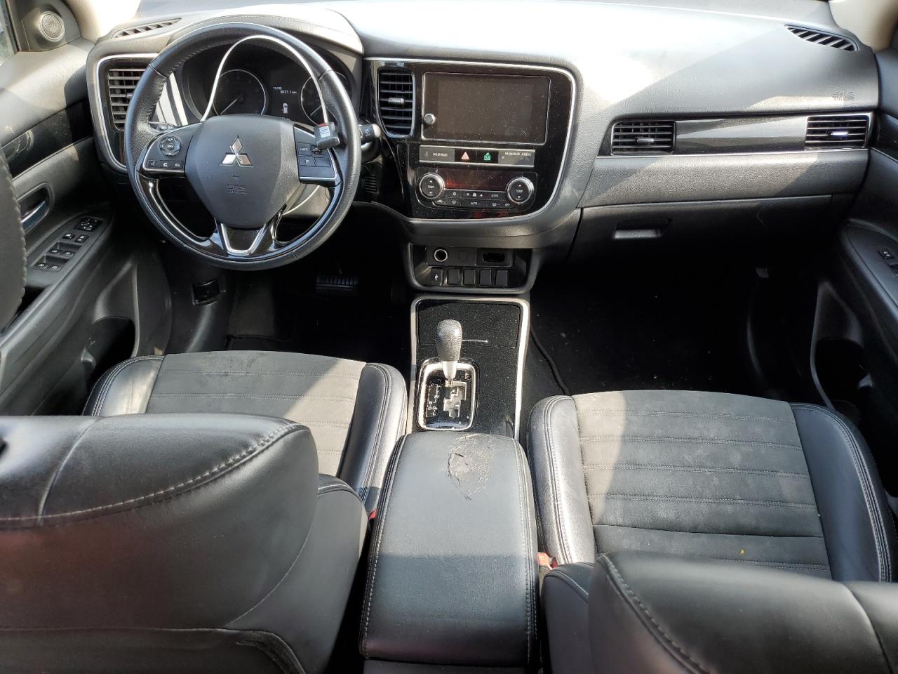 JA4AD3A32KZ034047 2019 Mitsubishi Outlander Se