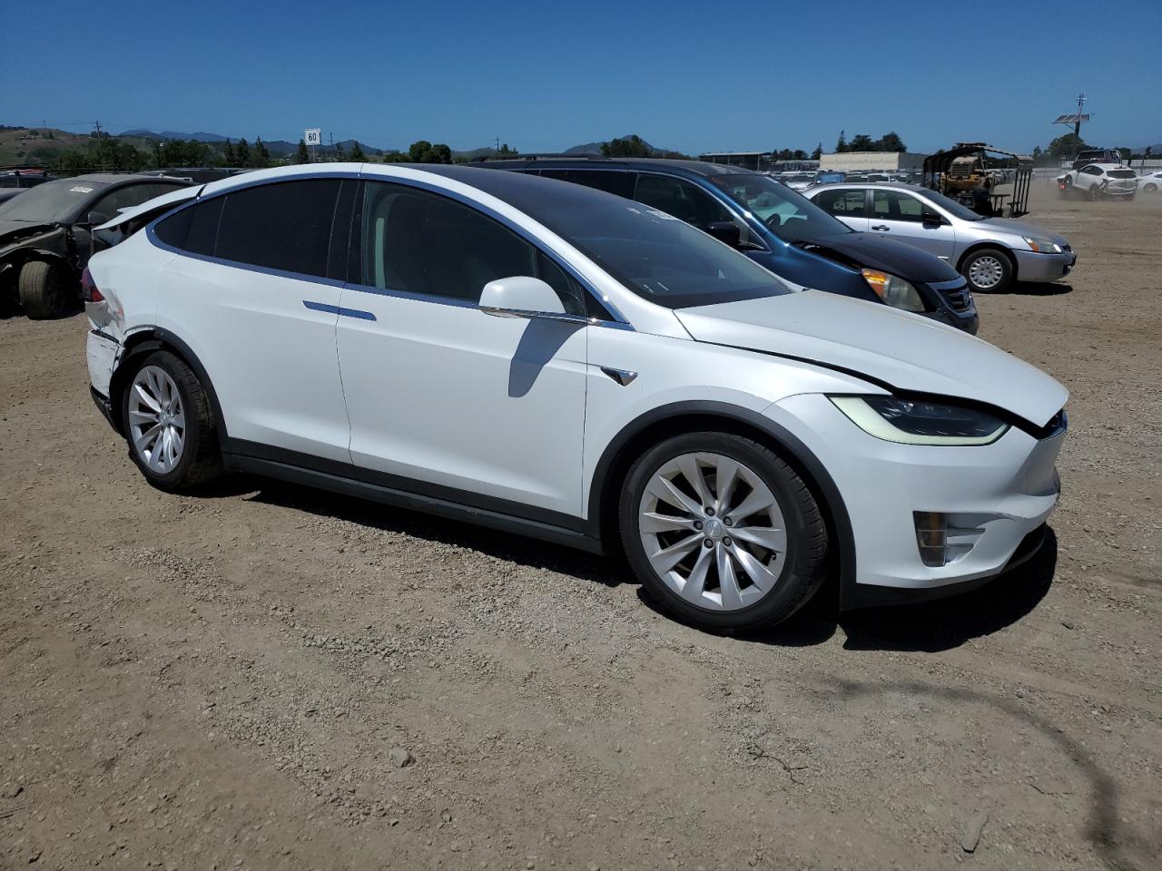 5YJXCDE27JF115611 2018 Tesla Model X