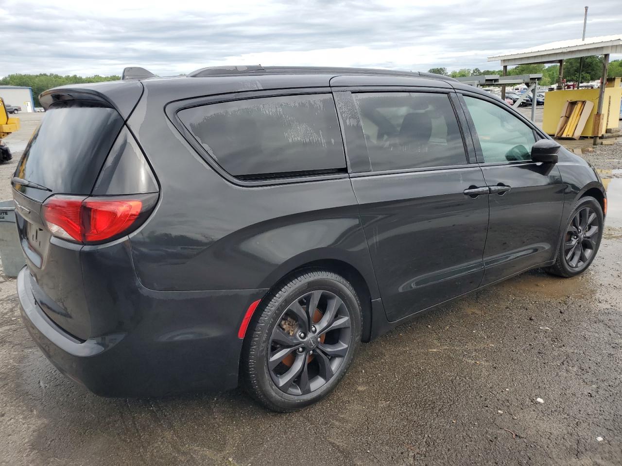 2020 Chrysler Pacifica Touring L Plus vin: 2C4RC1EG0LR240623