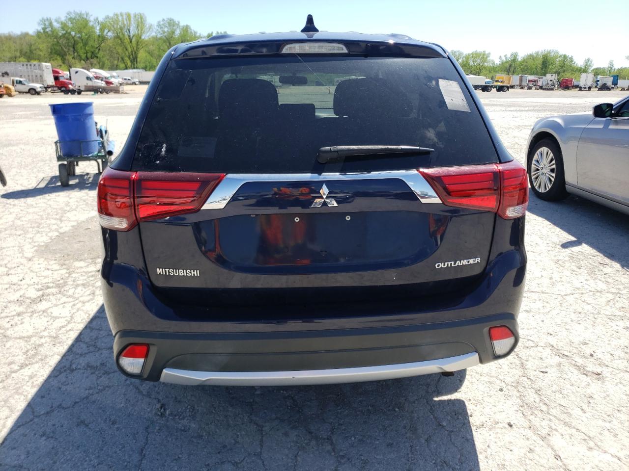 JA4AD2A35JJ003849 2018 Mitsubishi Outlander Es