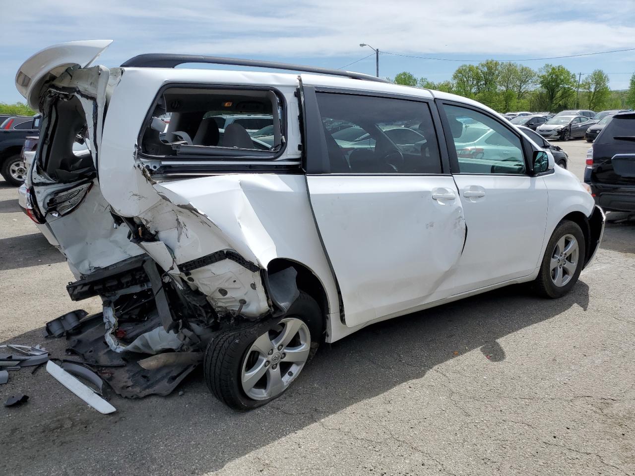 2016 Toyota Sienna Le vin: 5TDKK3DC4GS733460