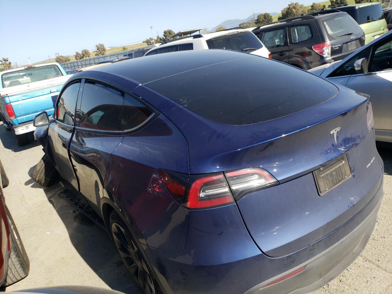 7SAYGDEE1PF745977 2023 Tesla Model Y