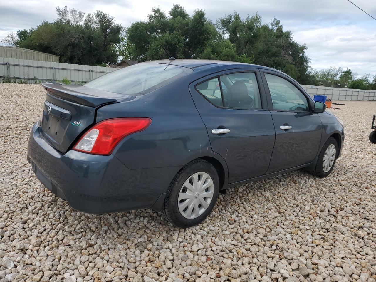 2017 Nissan Versa S vin: 3N1CN7AP1HL899617