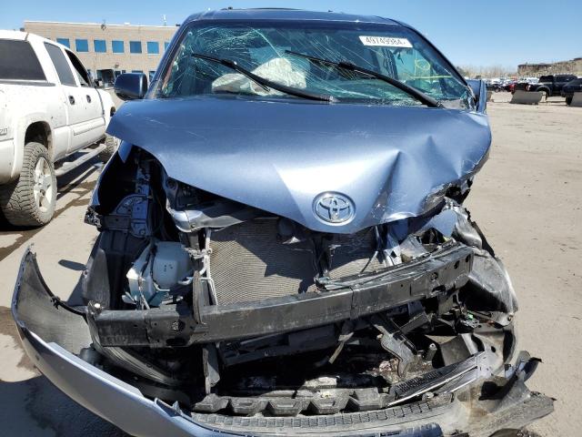 2017 Toyota Sienna - Image 5