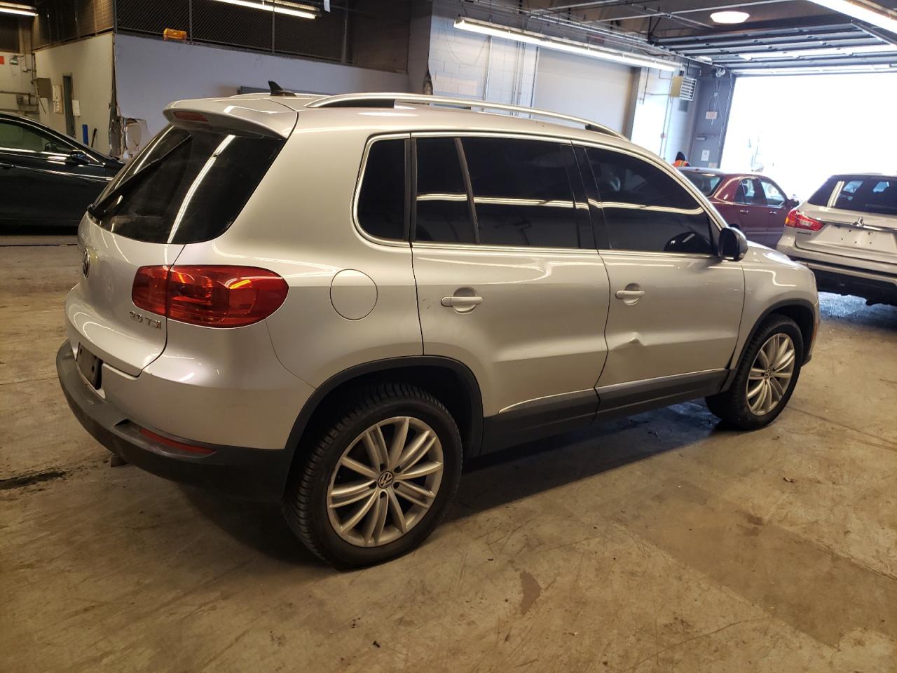 2013 Volkswagen Tiguan S vin: WVGAV7AX9DW543937