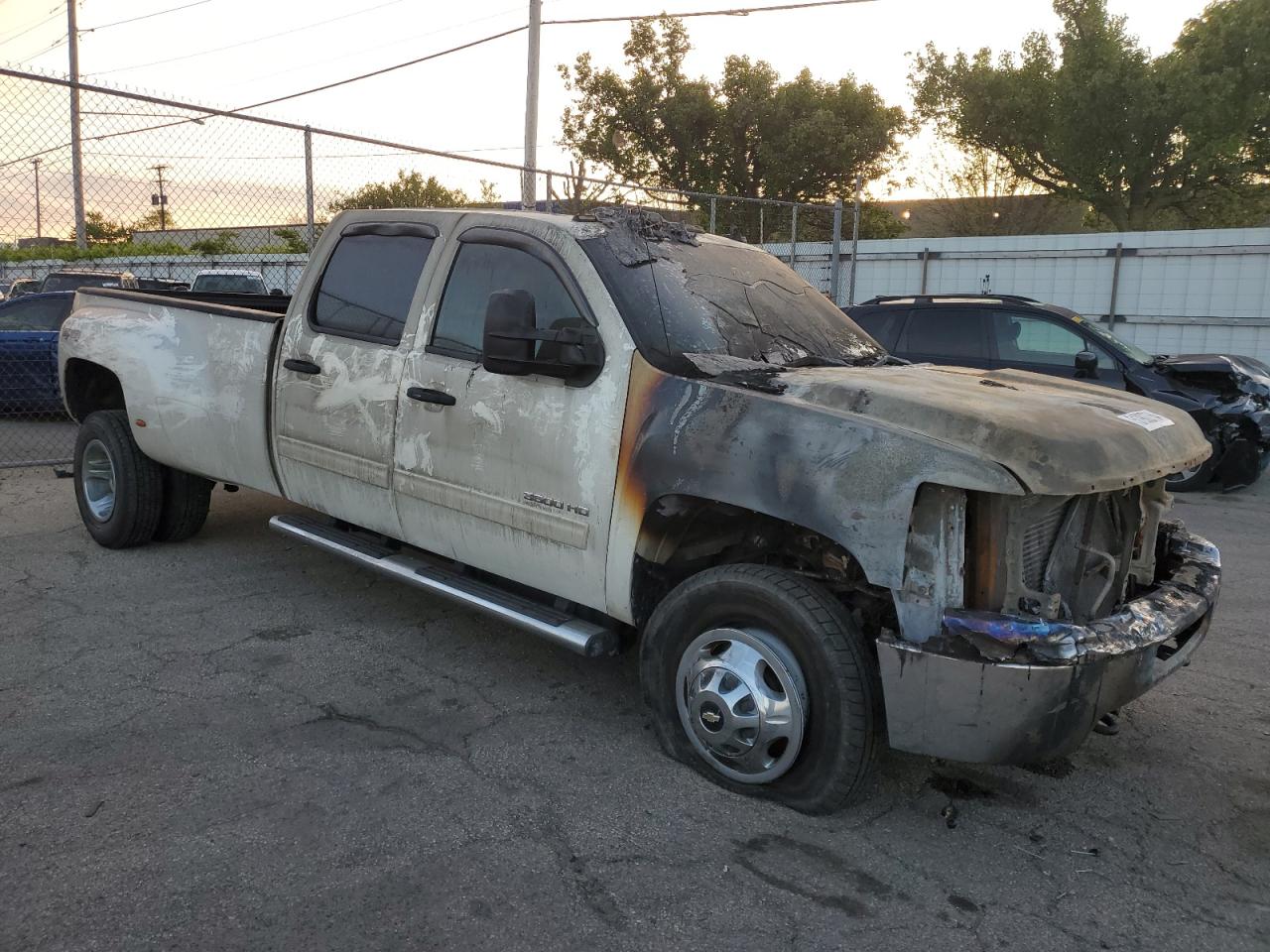 1GC4K0C82EF110386 2014 Chevrolet Silverado K3500 Lt