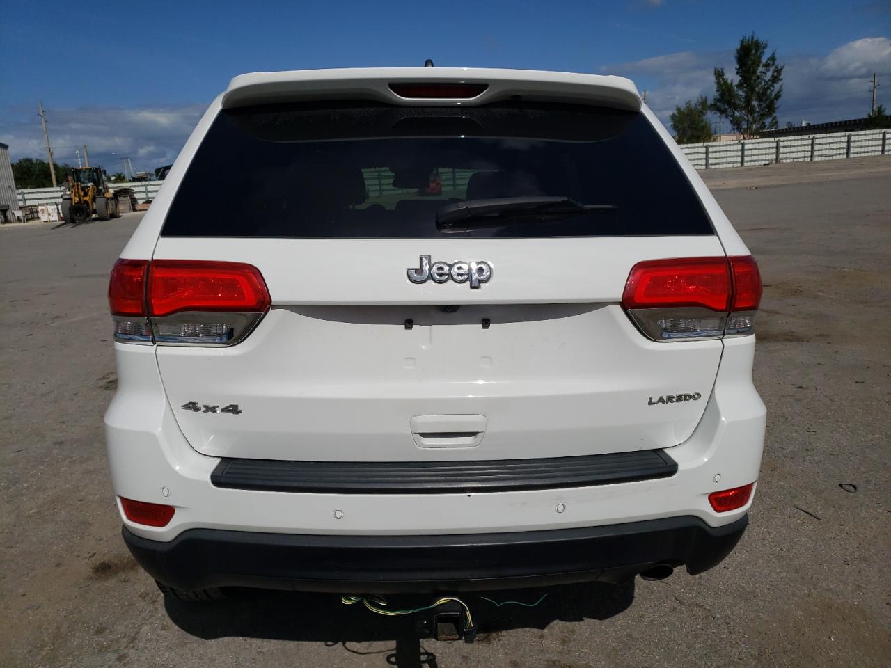 1C4RJFAG7JC106092 2018 Jeep Grand Cherokee Laredo