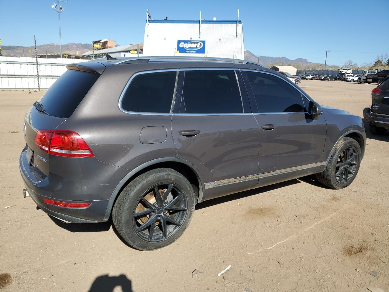 2012 Volkswagen Touareg Hybrid vin: WVGEG9BP9CD007716