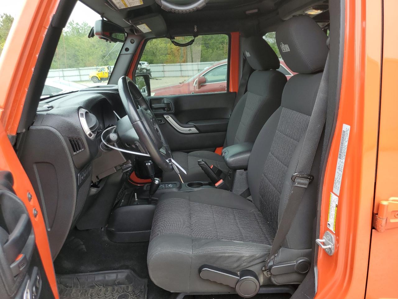 1C4BJWFGXFL683264 2015 Jeep Wrangler Unlimited Rubicon