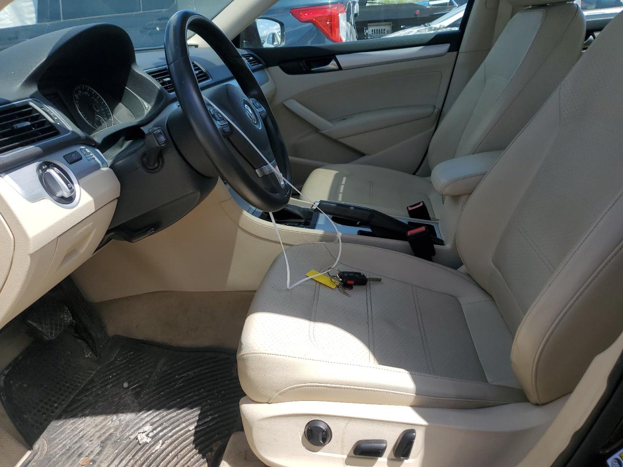 1VWBN7A39DC005744 2013 Volkswagen Passat Se