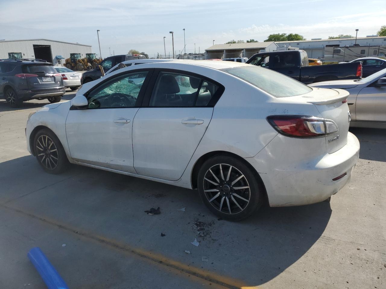 JM1BL1W68B1482568 2011 Mazda 3 S