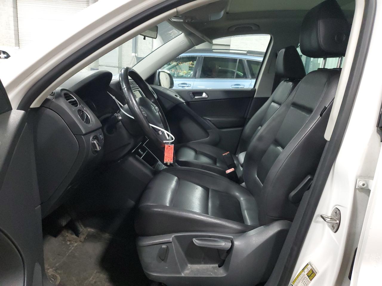 2013 Volkswagen Tiguan S vin: WVGBV7AX8DW527877