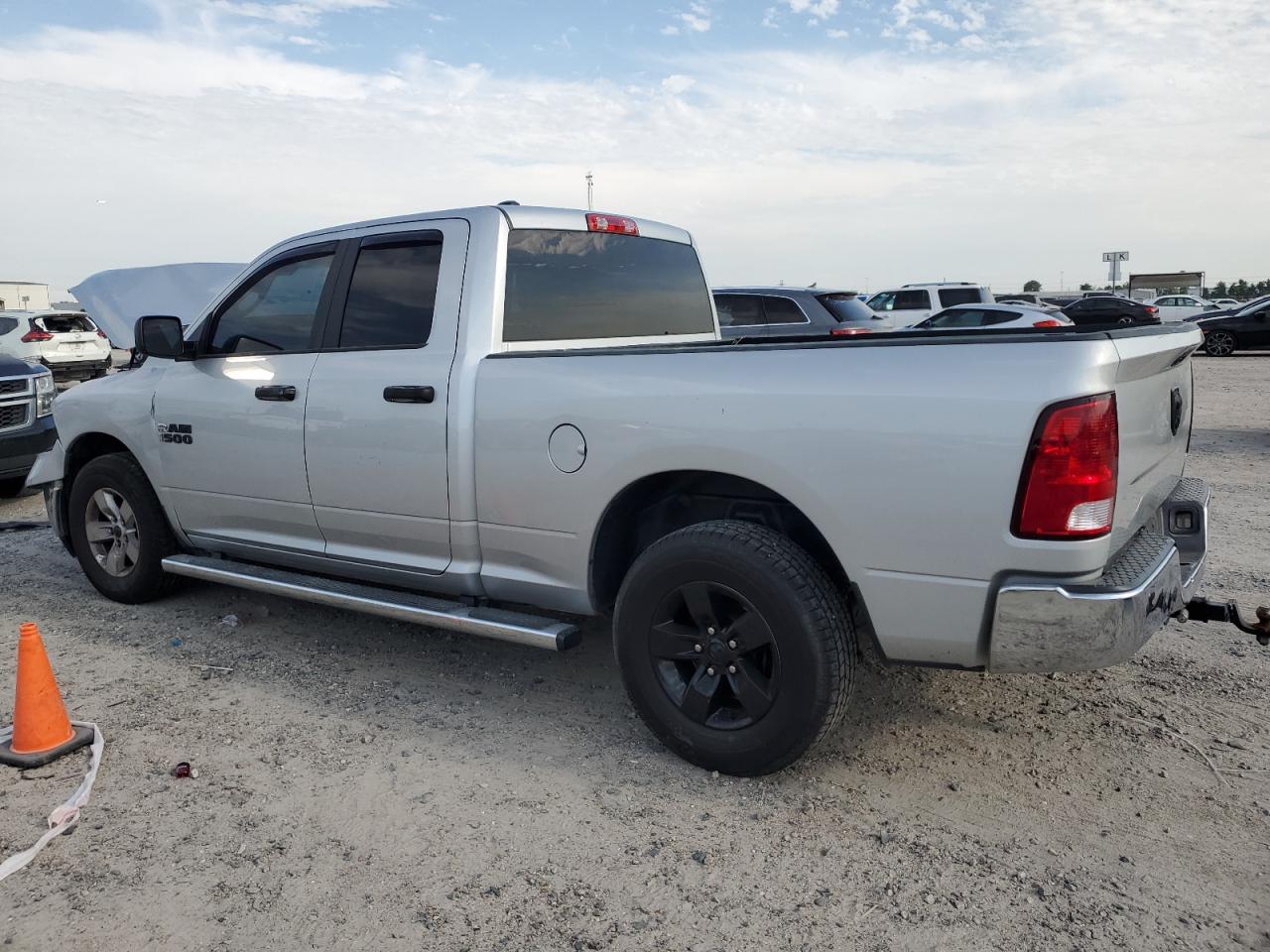 1C6RR6GGXHS682654 2017 Ram 1500 Slt