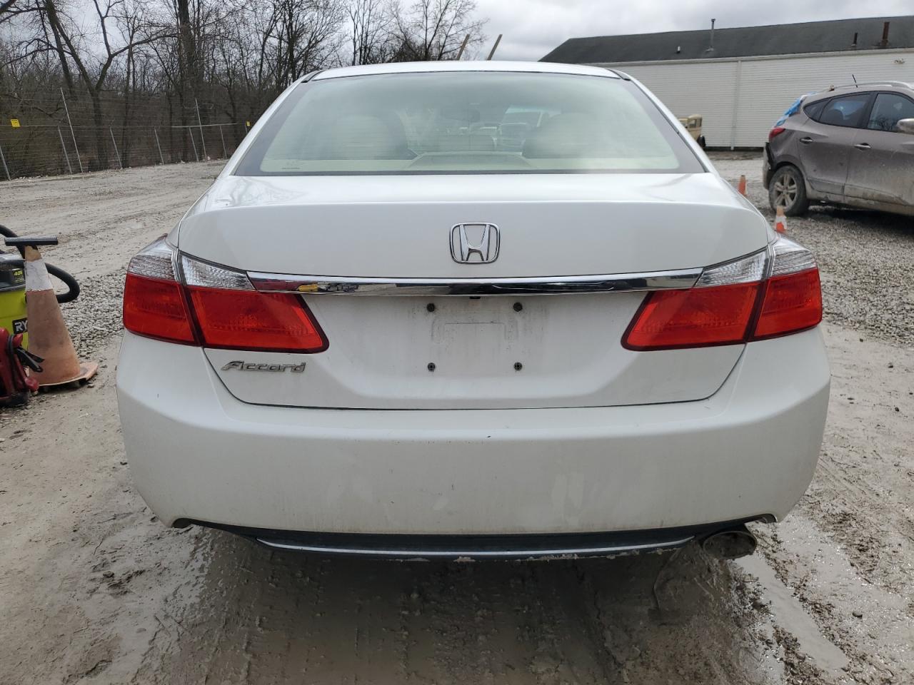 1HGCR2F36FA000136 2015 Honda Accord Lx