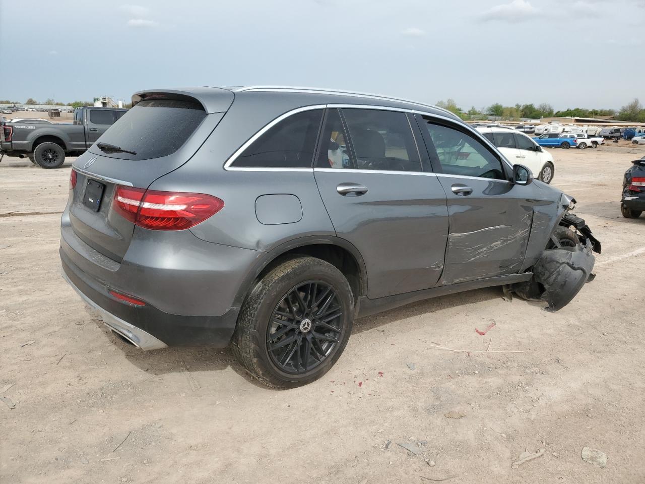 WDC0G4JB7JV027567 2018 Mercedes-Benz Glc 300