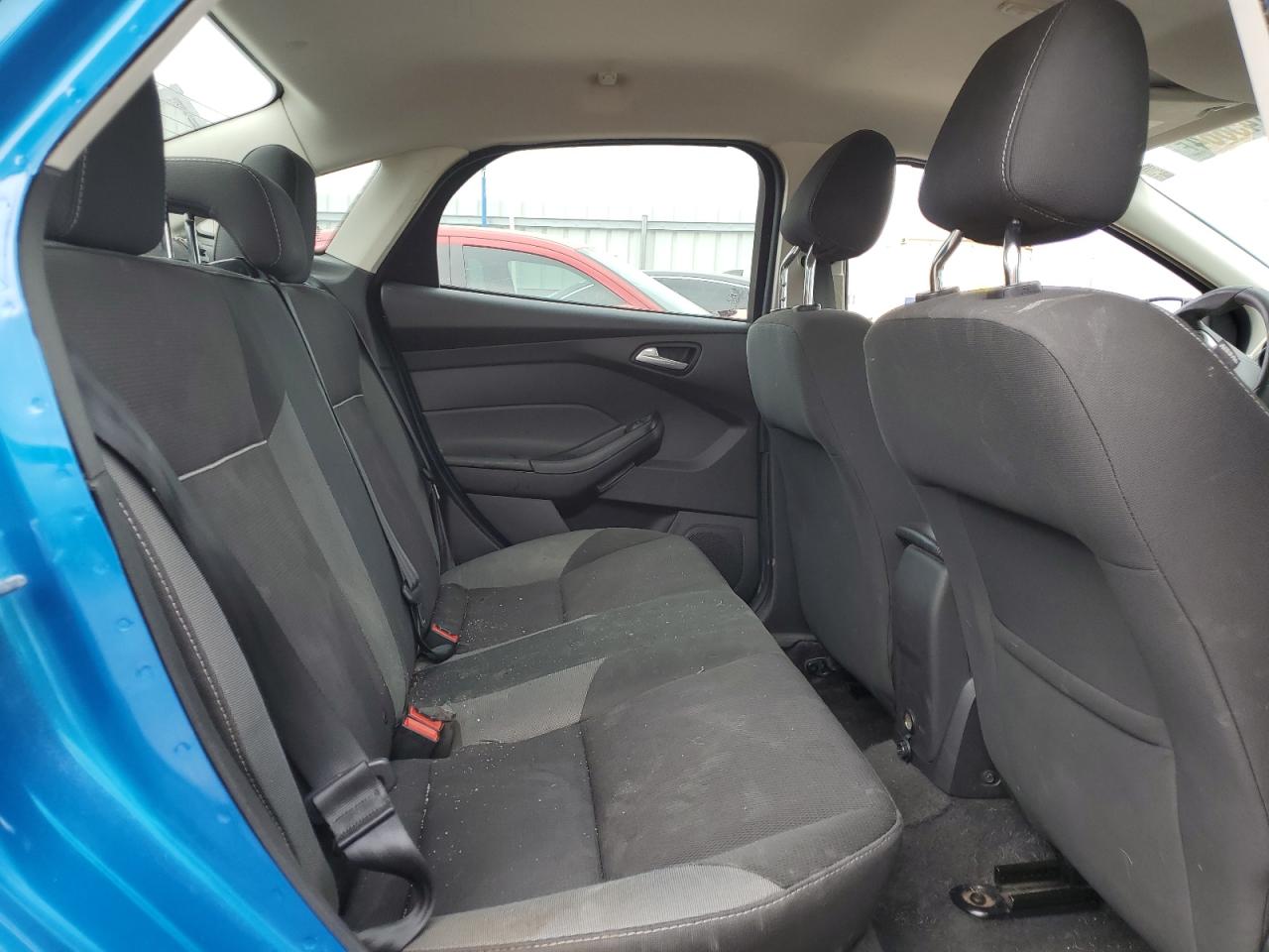 1FAHP3F26CL236086 2012 Ford Focus Se