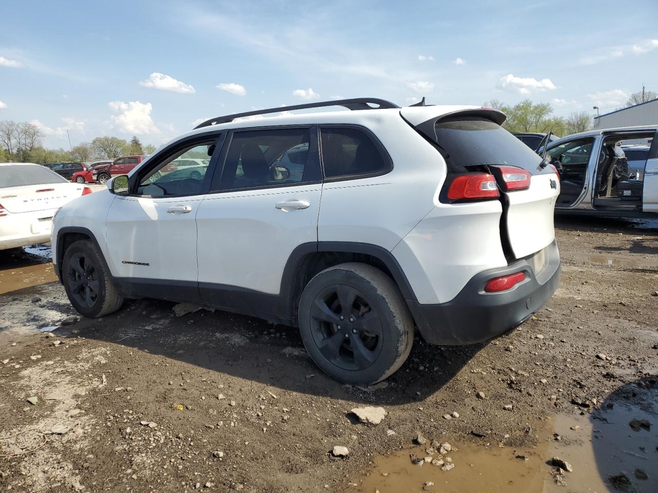 1C4PJLCB9GW165692 2016 Jeep Cherokee Latitude