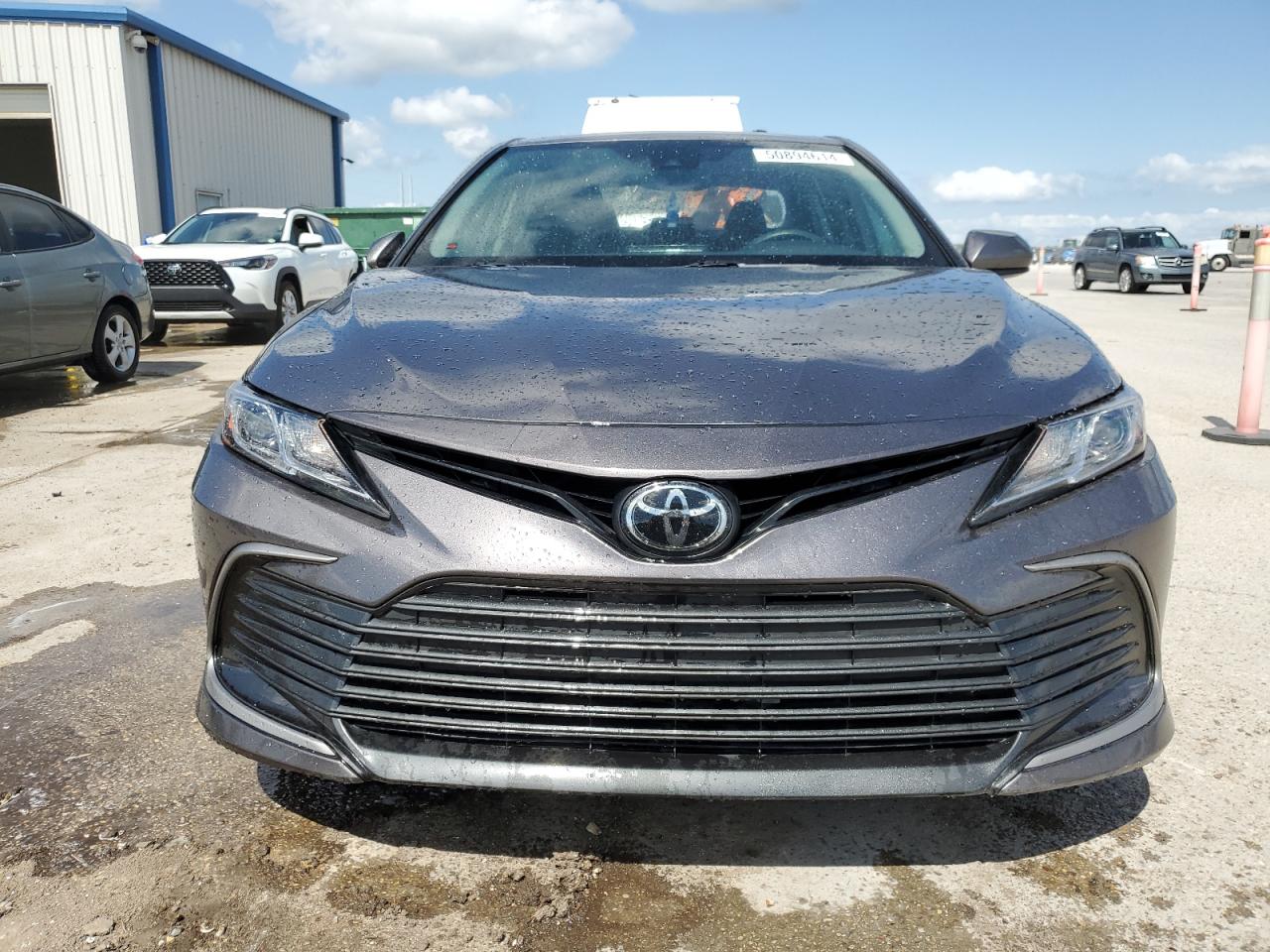 2022 Toyota Camry Le vin: 4T1C11AK6NU052261