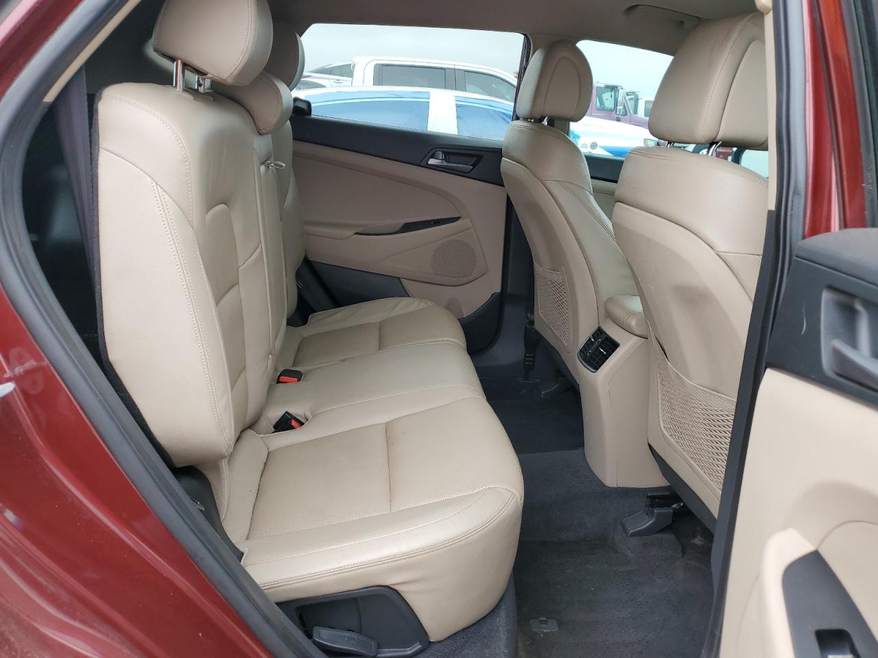 KM8J33A21GU111586 2016 Hyundai Tucson Limited