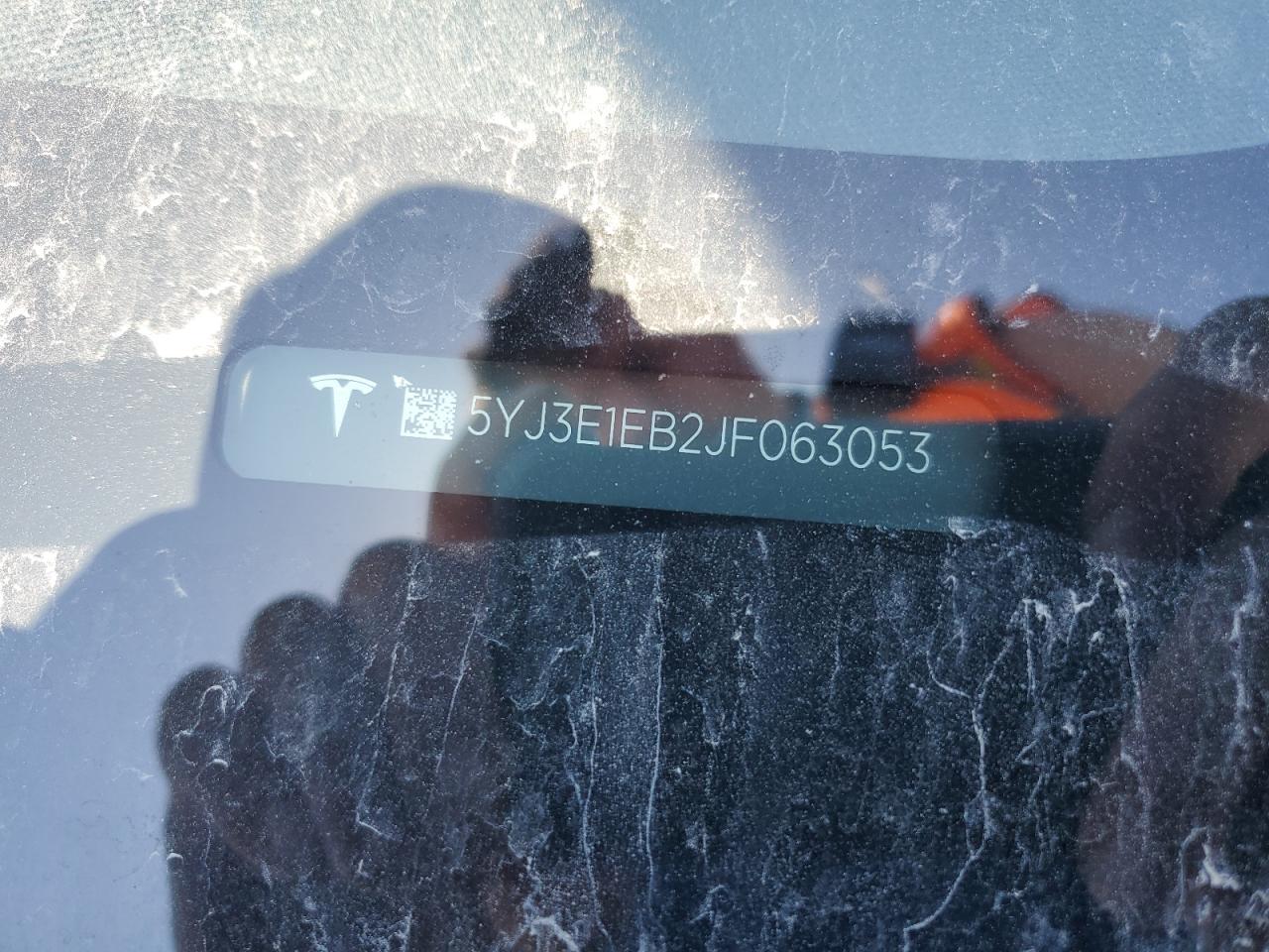 Фото: 5YJ3E1EB2JF063053 - 12