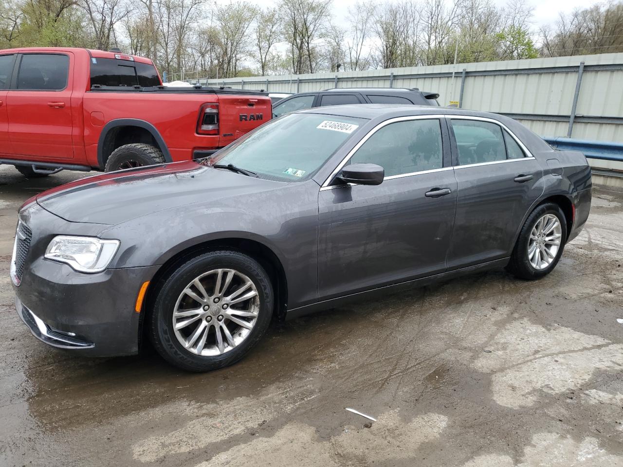 2019 Chrysler 300 Touring vin: 2C3CCAAG3KH675995