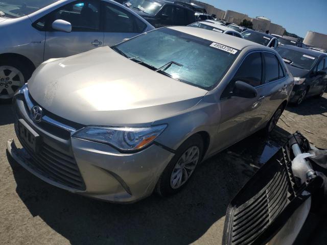 Lot #2501438994 2015 TOYOTA CAMRY LE salvage car