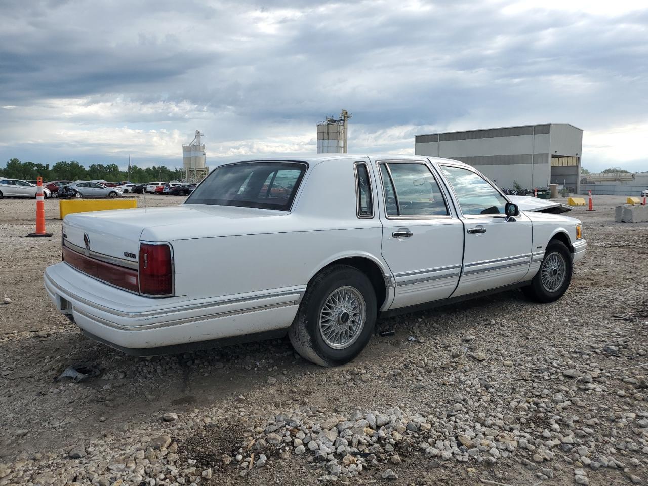 1LNLM81W0PY639411 1993 Lincoln Town Car Executive