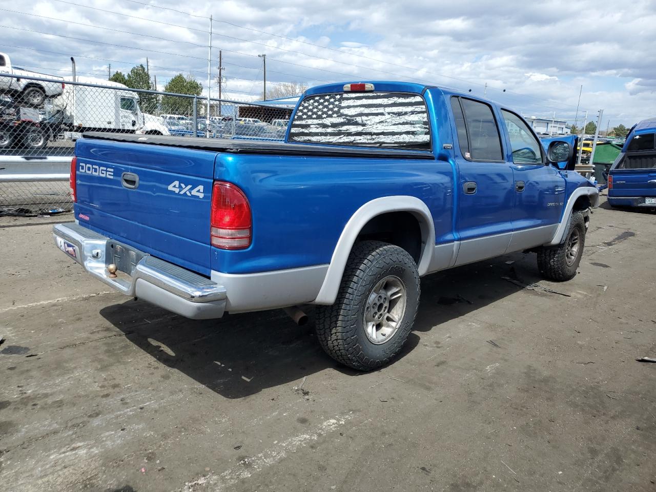 1B7GG2AN2YS666373 2000 Dodge Dakota Quad