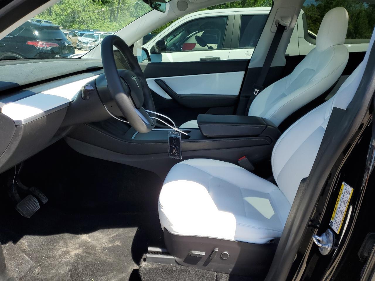 5YJYGDEE4MF256272 2021 Tesla Model Y